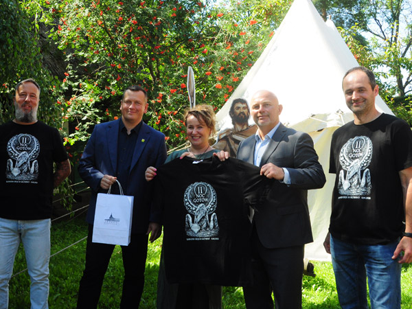 II Noc Gotów w Grzybnicy. Zdradzamy szczegóły nocnego zwiedzania rezerwatu archeologicznego „kamienne kręgi” (8 sierpnia)